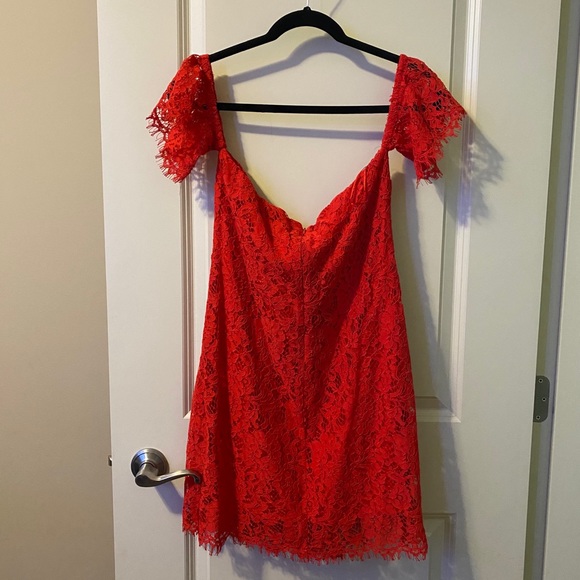 Once Worn off the shoulder lace dress - Picture 2 of 4